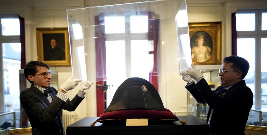 Bạn có sẵn sàng trả gần 1 triệu đô-la cho chiếc mũ Bicorne nổi tiếng của Napoleon