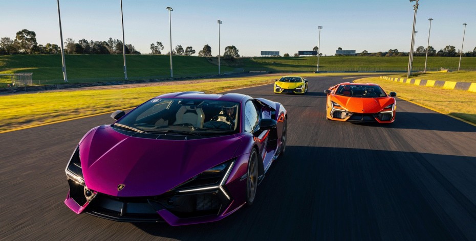 Lamborghini sẽ gắn bó với động cơ đốt trong "càng lâu càng tốt"