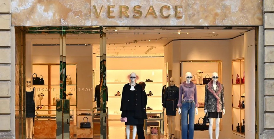 Prada thâu tóm Versace với giá gần 1,4 tỷ USD