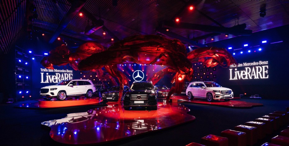 Đắm mình trong không gian mê hoặc của Mercedes-Benz – LiveRARE
