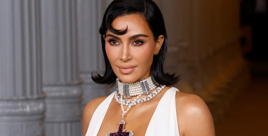 Kim K toả sáng với trang sức của Công nương Diana