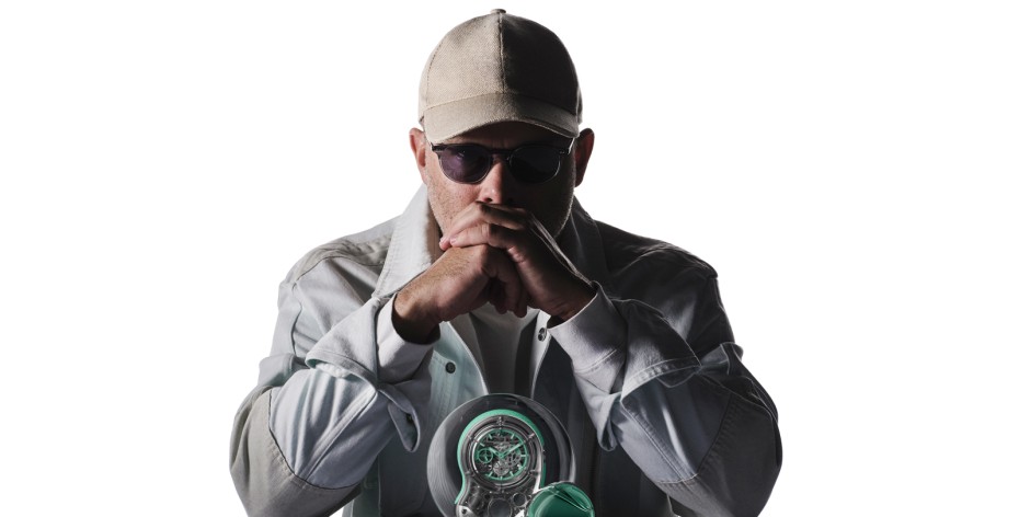 Hublot hợp sức với Daniel Arsham để tạo nên kiệt tác đồng hồ bỏ túi