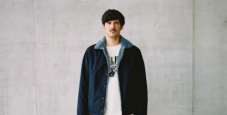 Sự kết hợp ngẫu hứng giữa shirt và jacket