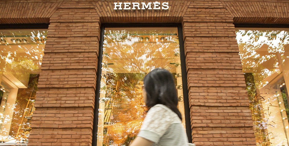 Năm thứ 2 đại dịch: Giá trị của các thương hiệu xa xỉ thế giới tăng hay giảm?