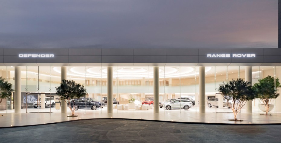 JLR Việt Nam khai trương trung tâm trưng bày theo định hướng Modern Luxury mới