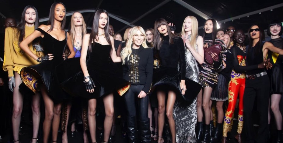 Donatella Versace rời ghế giám đốc sáng tạo Versace sau gần 30 năm