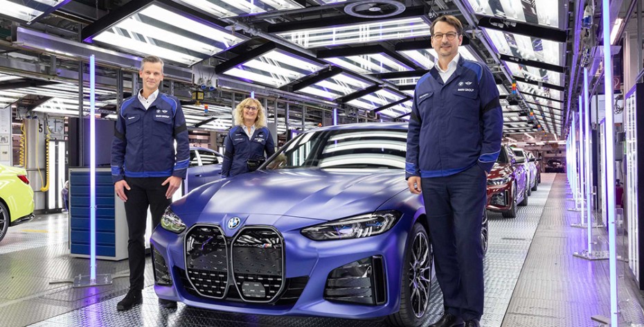 Mẫu xe sedan chạy điện BMW i4 chính thức được sản xuất