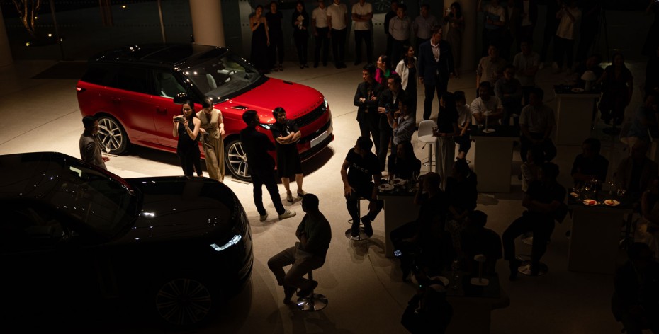 “Bữa tiệc ánh sáng” của Tam Minh tại showroom Jaguar Land Rover