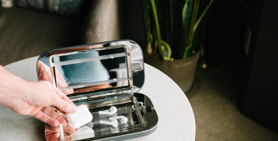 PhoneSoap Pro – “rửa” smartphone bằng tia UV trong thời Covid-19
