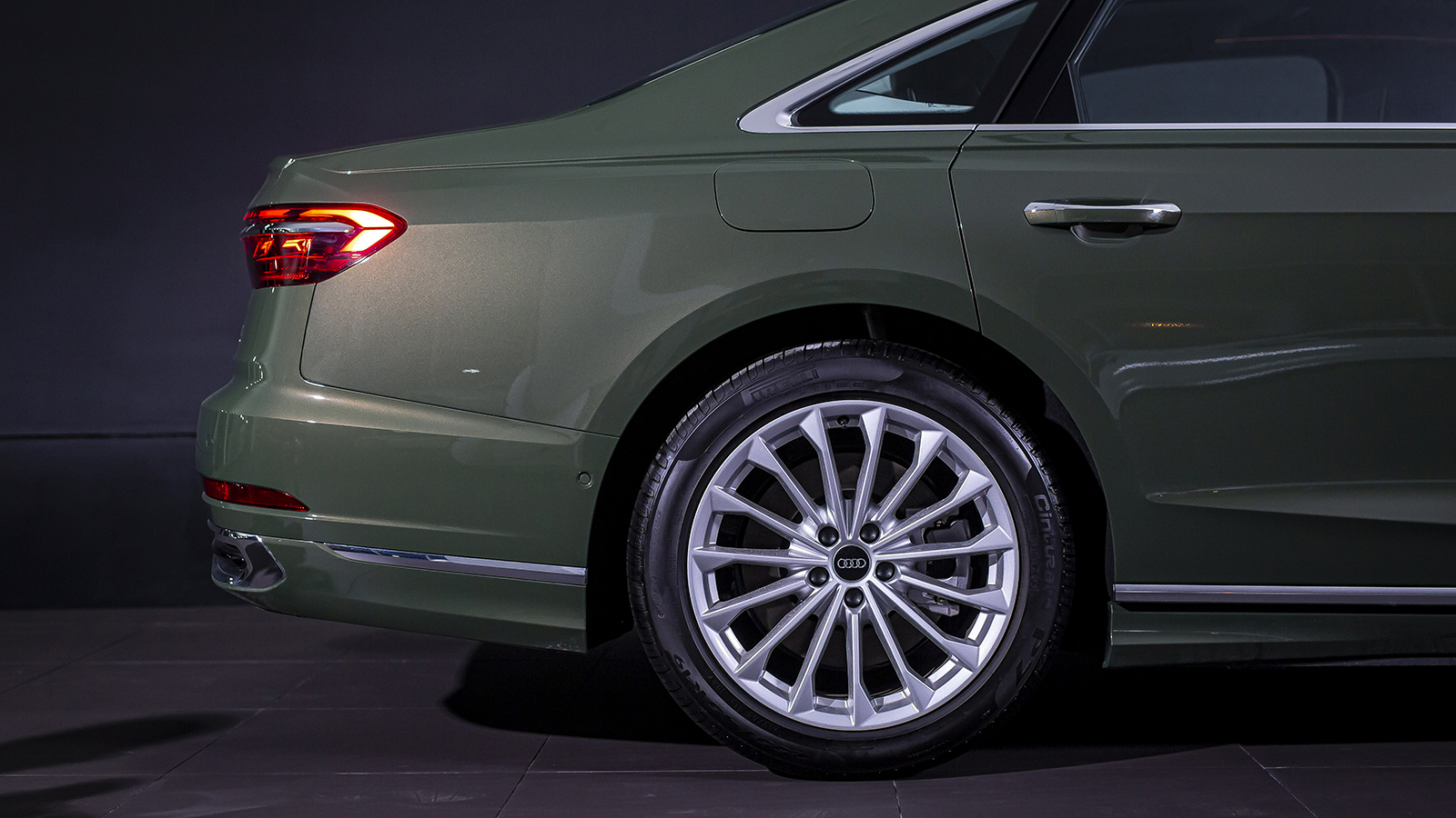 Audi A8L